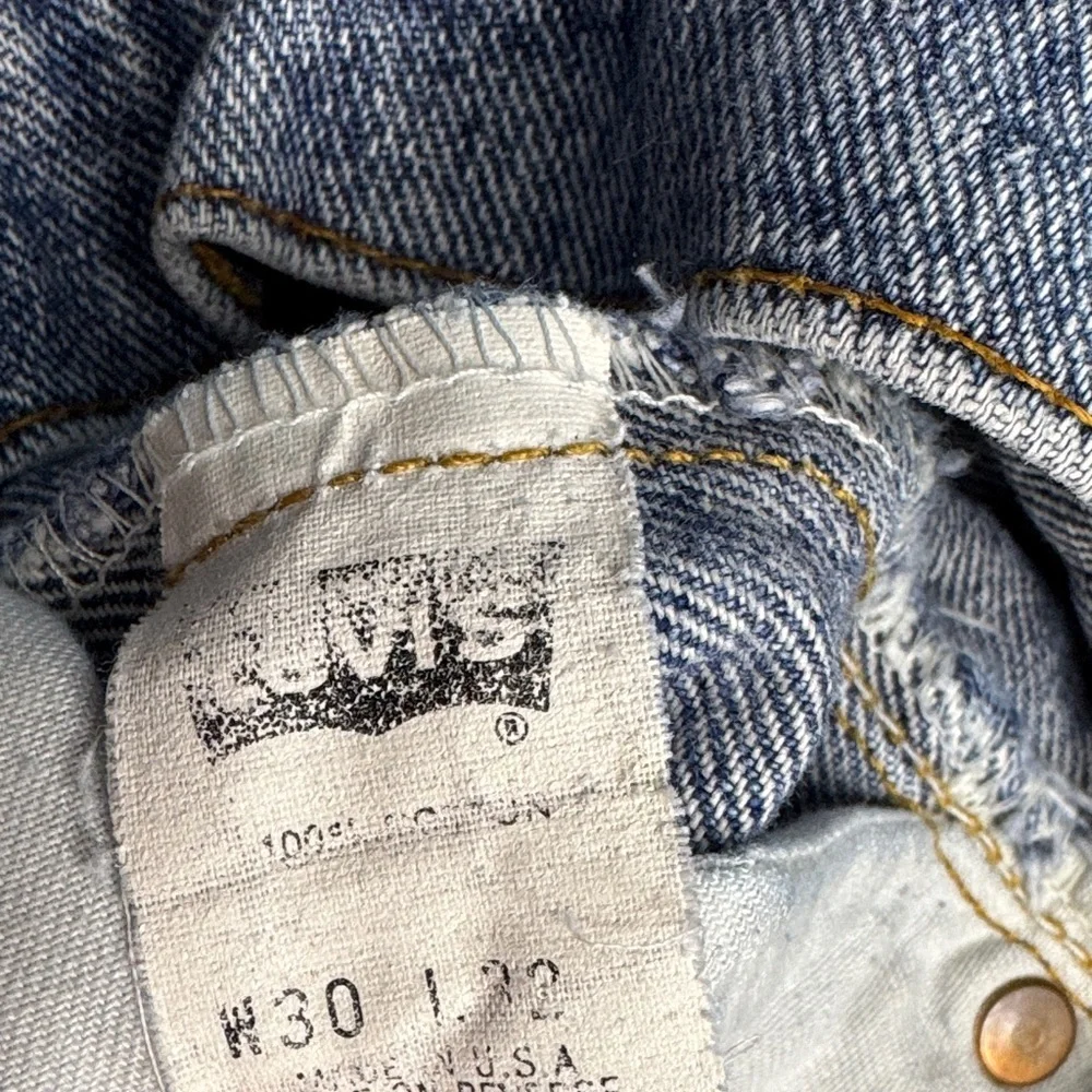 Vintage 90’s 1992 Levi's 560 Made in USA  Light Blue Relaxed Fit Men's Jeans